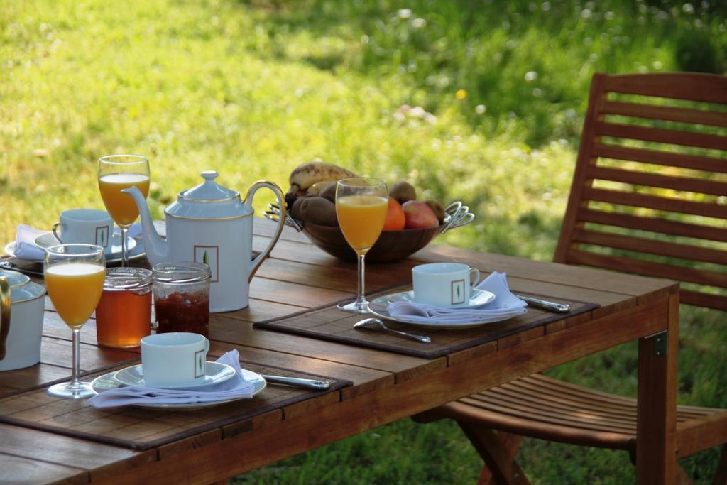 Domaine De Lamassas Bed and Breakfast Hautefage-la-Tour Exterior foto